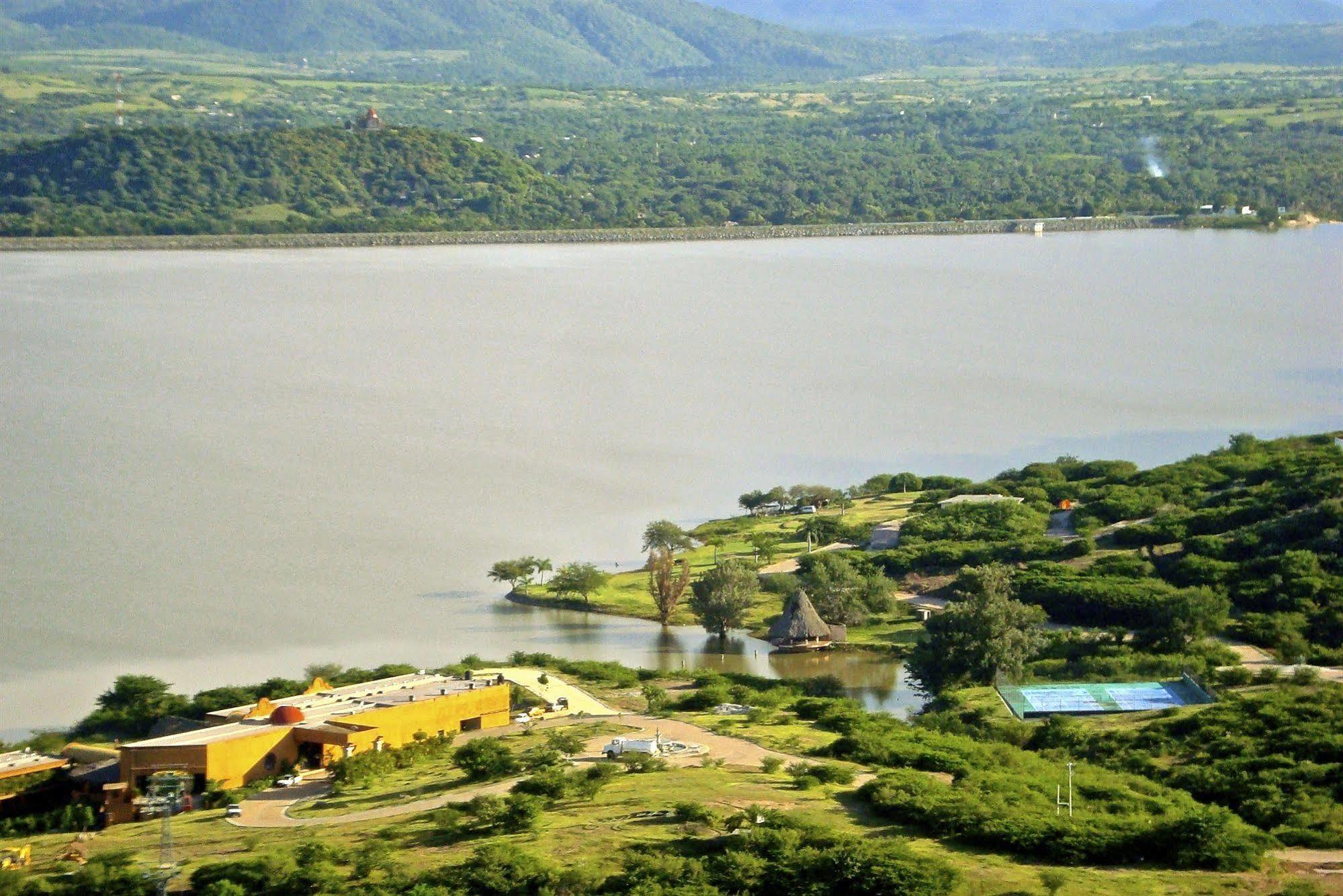 Отель Vida En El Lago Тепекоакуйлько-де-Трухано Экстерьер фото